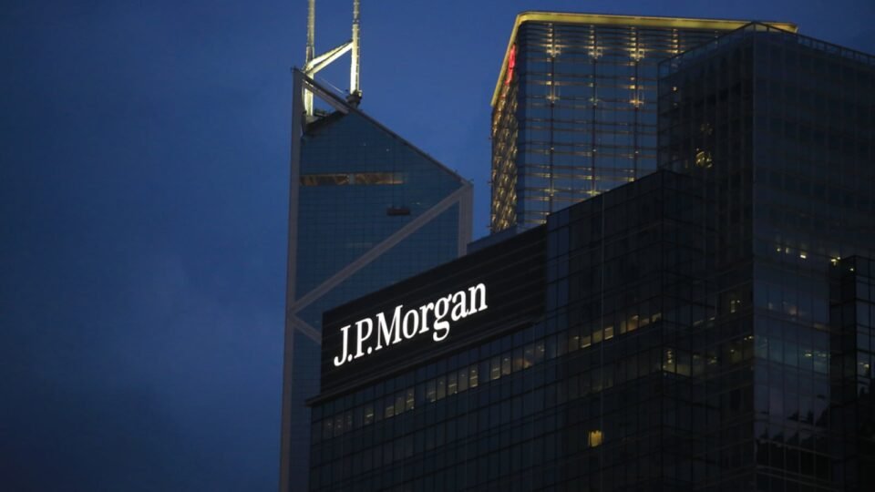 Bitcoin to Outperform Gold if ETF Hedging Eases, JPMorgan Says