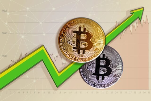 Bitcoin Paradox: Why Big Holders Taking Losses Signal Market Bottom
