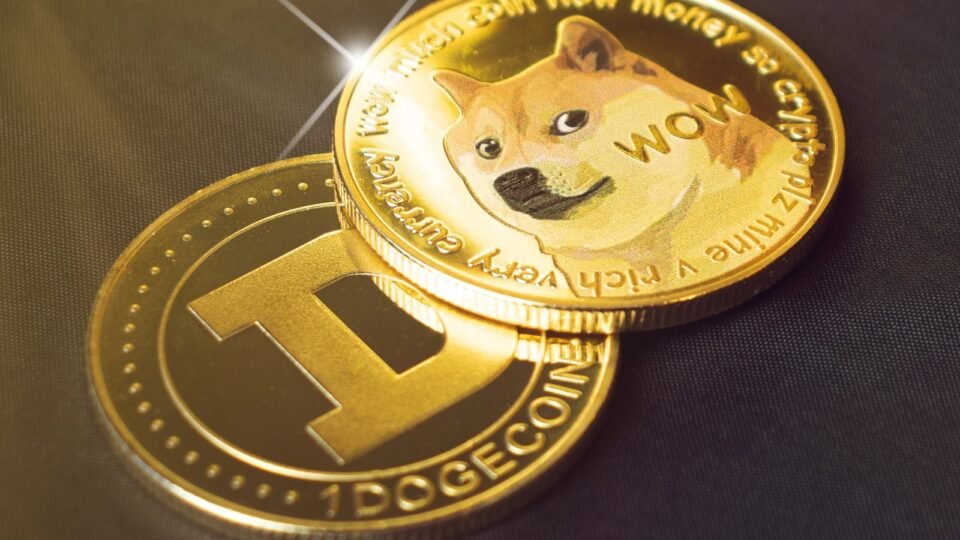 Dogecoin (DOGE) Faces Deep Discount as Elon Musk Reappears on Crypto Timeline