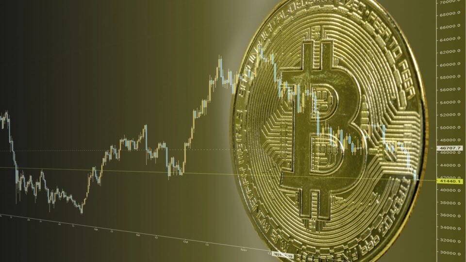 What's It Worth Selling Bitcoin and Gold For? Bloomberg Strategist Points to 5% US Bonds