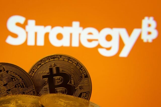 No New Bitcoin: Saylor's Strategy Halts Crypto Buys for $139 Million Stock Buyback
