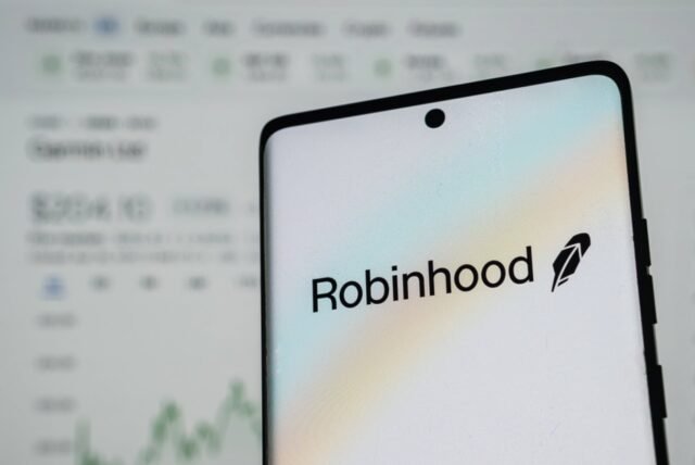 Cash Cat (CASHCAT) Hits Another ATH: Robinhood Memes Spike Up