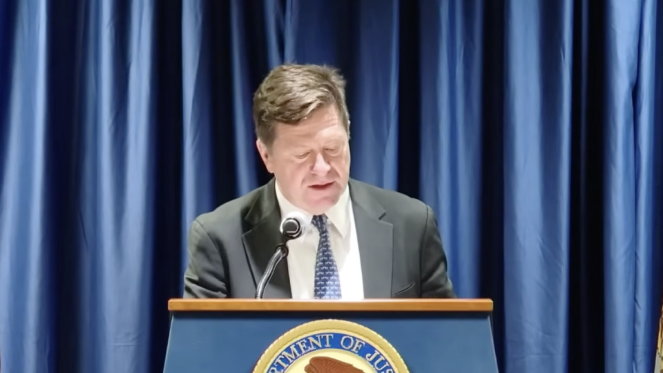 Former SEC Boss Who Sued Ripple to Be Named AI Czar